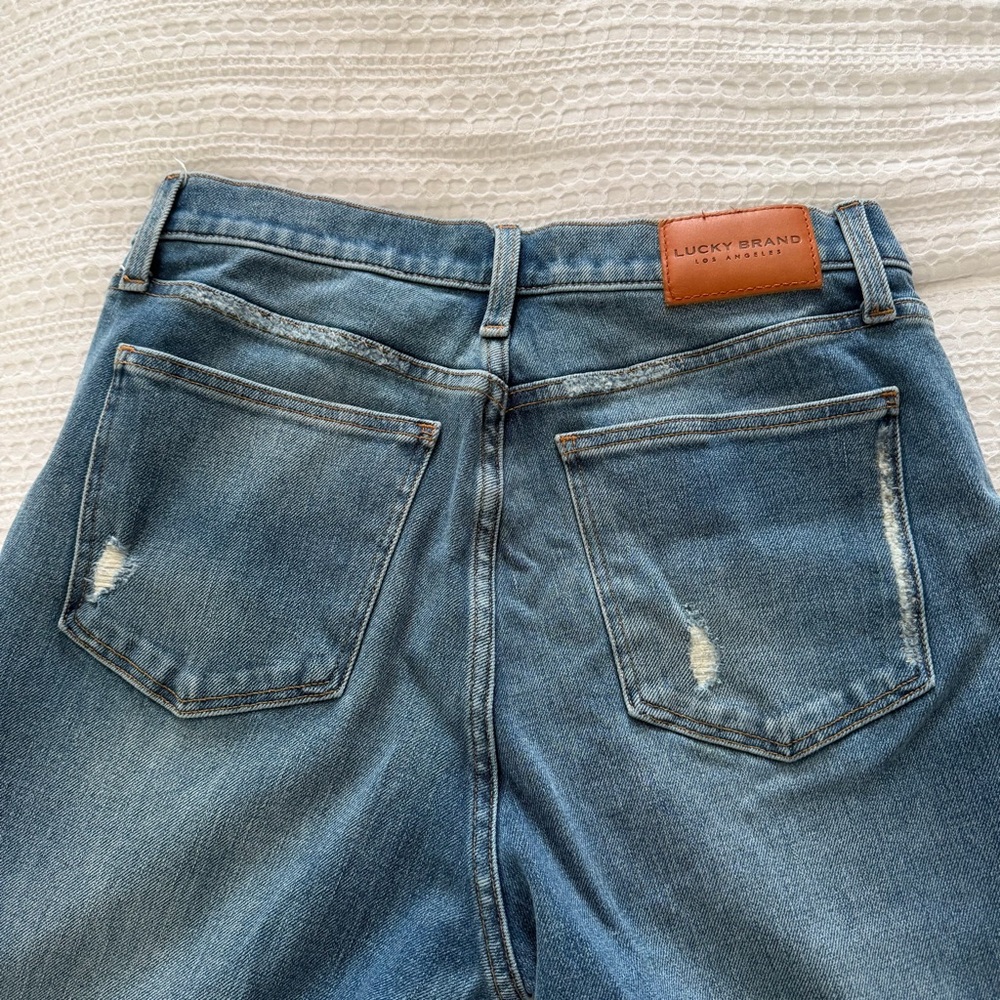 Lucky Brand Denim Blue Jeans - Picture 2 of 6
